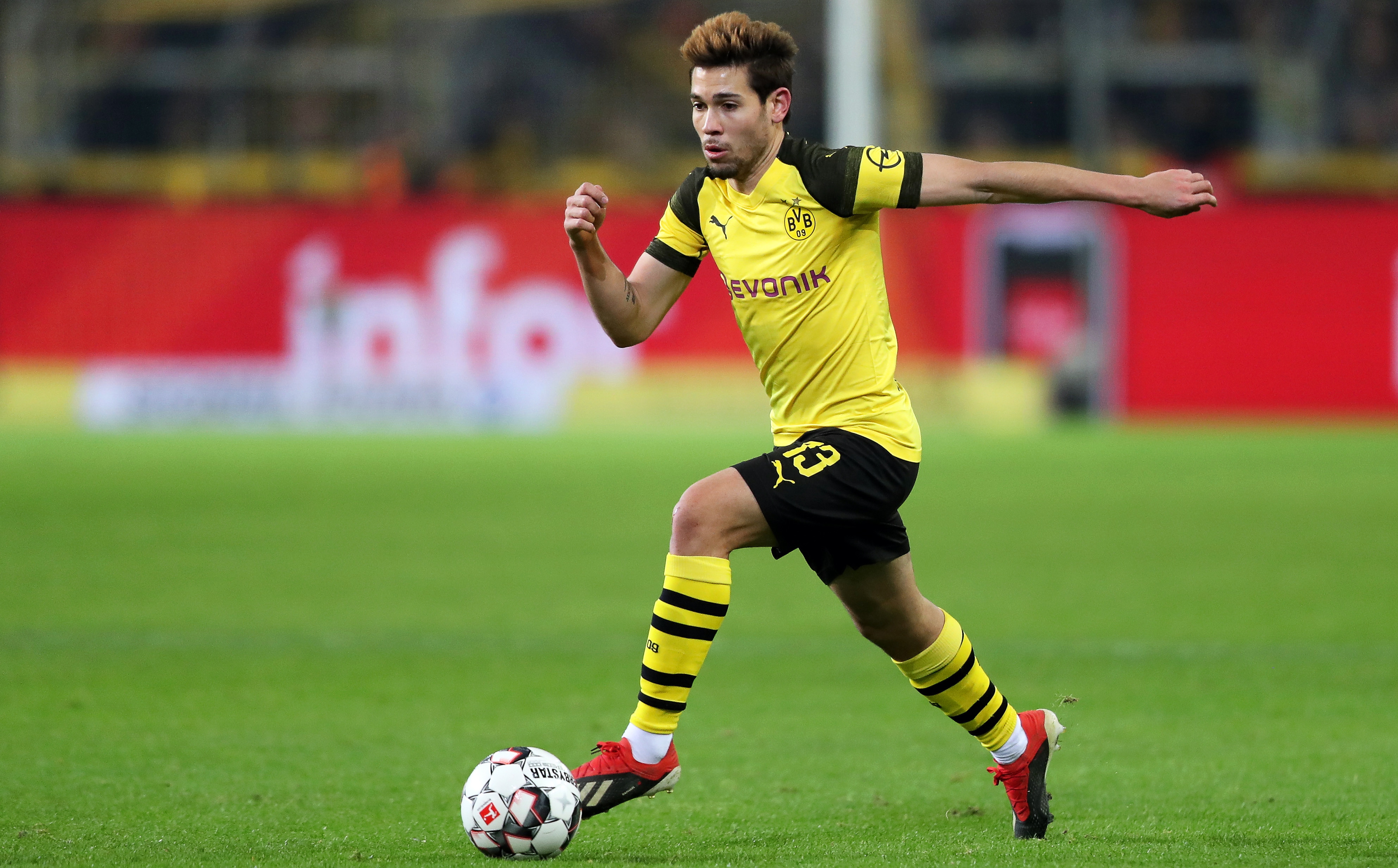 尤其是在首 尤其是在首